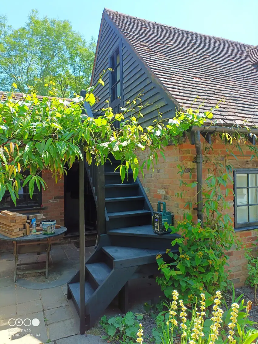 external-staircase-ayot-green-5
